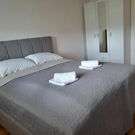 Apartman Usce 투즐라