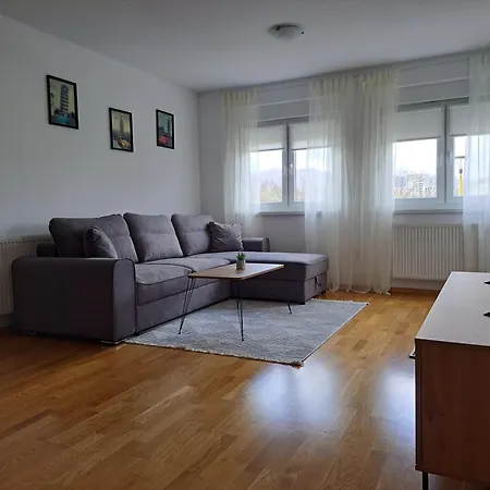 Apartman Usce * 투즐라